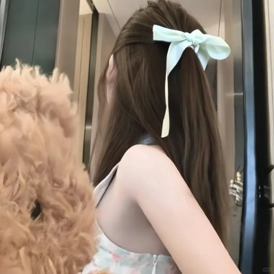 有秘密的她 海报